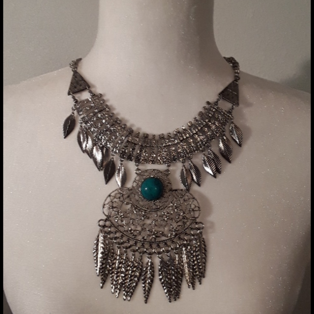 Design Necklace with turquoise.